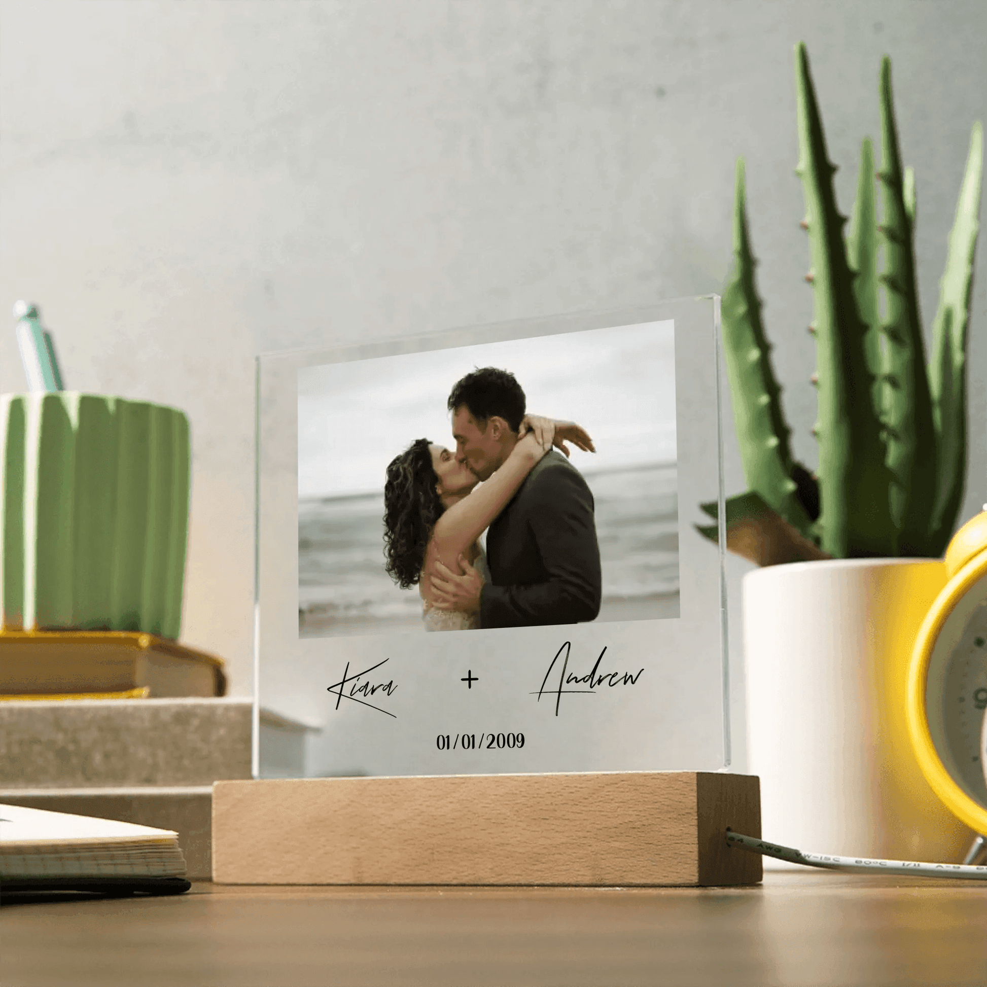 Personalized Gift – A Cherished Keepsake for Couples, Valentine's Day Gift For Her, Best Valentine's Day Gift For Her, Anniversary Gift For Wife, Gift For Couples - Eshaarya